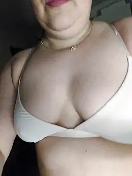 Snapshot of Tamara1955 chatting on February 19, 7:27 pm Tamara1955 online show from February 19, 7:27 pm