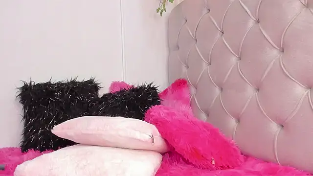 Snapshot of lilibluex chatting on March 14, 3:37 am lilibluex online show from March 14, 3:37 am