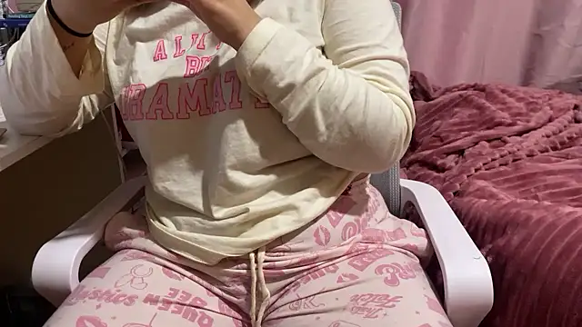 hannahcdmx online show from November 8, 9:35 pm