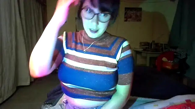 Snapshot of Tiramisu89 chatting on December 21, 4:30 am Tiramisu89 online show from December 21, 4:30 am