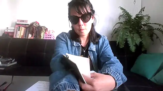 Snapshot of Tiramisu89 chatting on January 15, 10:02 pm Tiramisu89 online show from January 15, 10:02 pm