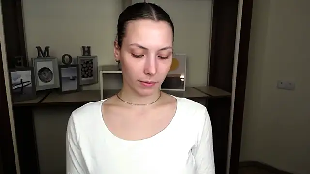 VanessaMay  online show from March 13, 4:35 pm