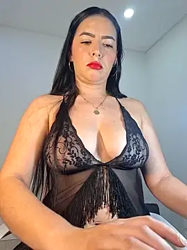 Snapshot of Anal_Luucia chatting on February 21, 12:39 pm Anal Luucia online show from February 21, 12:39 pm