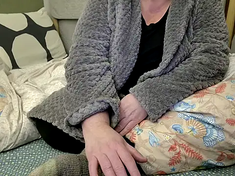 Snapshot of MarthaBriest chatting on January 16, 4:05 am MarthaBriest online show from January 16, 4:05 am