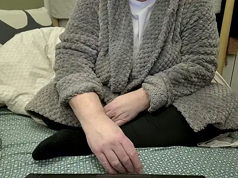 Snapshot of MarthaBriest chatting on February 1, 3:27 am MarthaBriest online show from February 1, 3:27 am