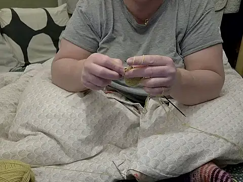 Snapshot of MarthaBriest chatting on February 14, 4:31 am MarthaBriest online show from February 14, 4:31 am