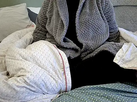 Snapshot of MarthaBriest chatting on February 19, 9:27 am MarthaBriest online show from February 19, 9:27 am