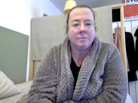 Snapshot of MarthaBriest chatting on March 5, 8:43 am MarthaBriest online show from March 5, 8:43 am