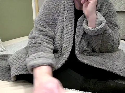 Snapshot of MarthaBriest chatting on March 24, 4:50 am MarthaBriest online show from March 24, 4:50 am