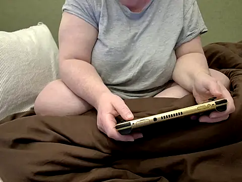 Snapshot of MarthaBriest chatting on March 28, 2:44 am MarthaBriest online show from March 28, 2:44 am