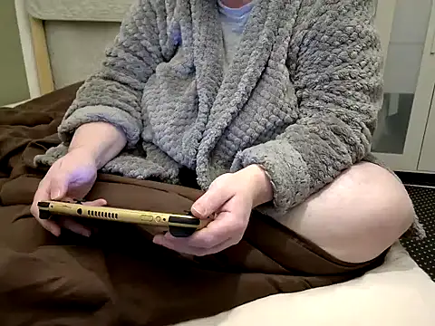 Snapshot of MarthaBriest chatting on April 2, 2:53 am MarthaBriest online show from April 2, 2:53 am