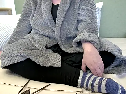 Snapshot of MarthaBriest chatting on April 11, 1:48 pm MarthaBriest online show from April 11, 1:48 pm