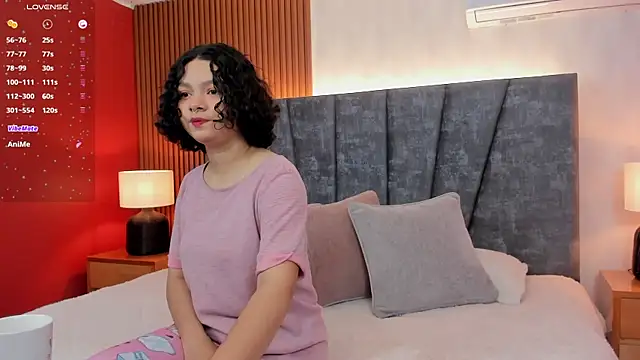 pretty sunlight  online show from February 13, 1:50 am