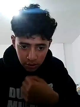 Snapshot of darwinsiuneped chatting on January 3, 2:08 pm darwinsiuneped online show from January 3, 2:08 pm