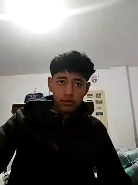 Snapshot of darwinsiuneped chatting on January 6, 2:15 am darwinsiuneped online show from January 6, 2:15 am