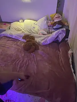 m0ondolly online show from April 15, 6:42 am