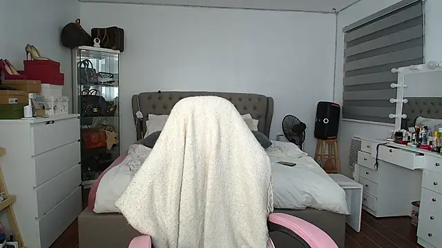 aya saki online show from January 14, 10:32 am