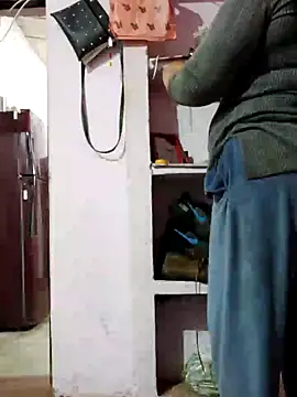 Snapshot of Sajd chatting on January 3, 12:33 am Sajd online show from January 3, 12:33 am