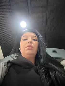 Tisha Busty online show from November 17, 12:33 pm