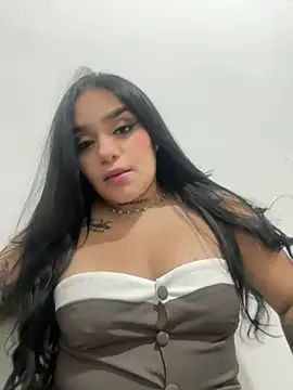 Snapshot of Sofi-James chatting on January 1, 4:29 am Sofi-James online show from January 1, 4:29 am