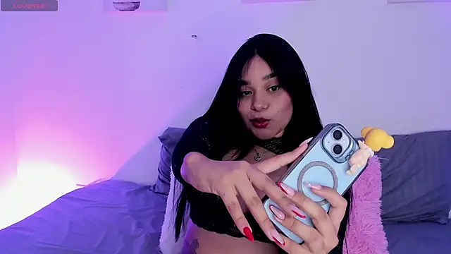 Snapshot of Sofi-James chatting on February 23, 10:09 pm Sofi-James online show from February 23, 10:09 pm