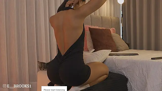 Snapshot of emma_brooks1 chatting on June 24, 7:13 pm emma brooks1 online show from June 24, 7:13 pm