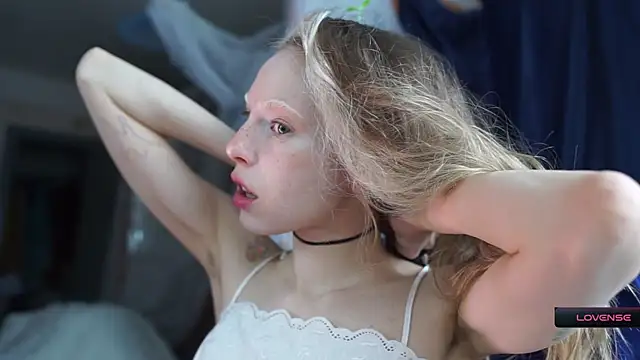  Phantom thread  online show from March 4, 8:42 am