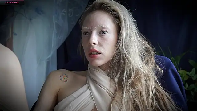  Phantom thread  online show from June 6, 12:54 pm