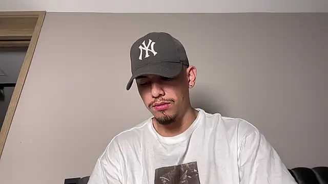 Aaronfox x online show from October 23, 9:52 am