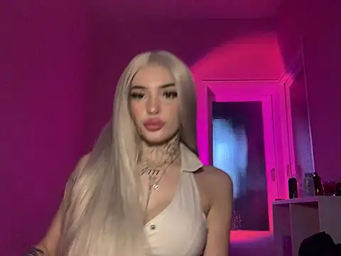 madelinexx online show from February 16, 5:04 pm