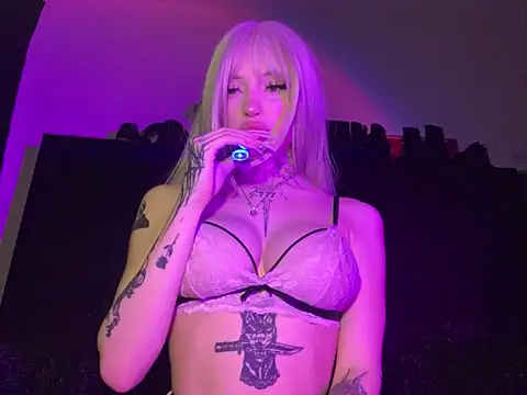 madelinexx online show from February 21, 6:59 pm