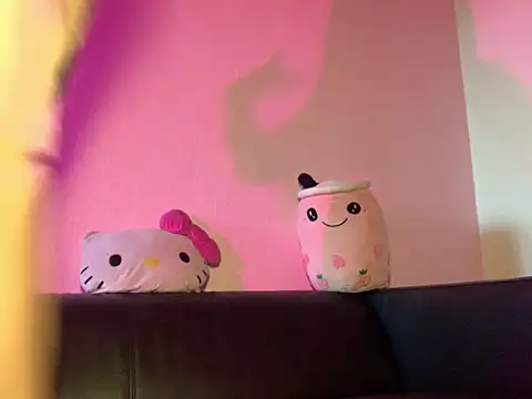 madelinexx online show from March 17, 5:05 pm