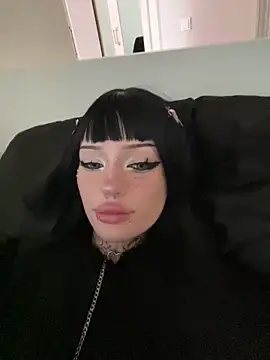 madelinexx online show from September 15, 8:25 am