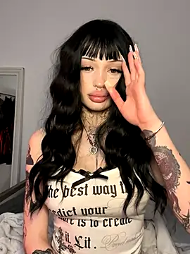 madelinexx online show from December 15, 8:07 am