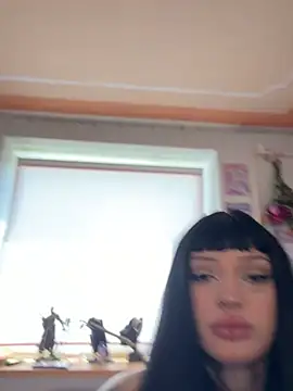 madelinexx online show from June 6, 10:09 am