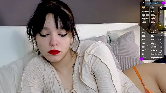 Snapshot of WildaBendell chatting on December 7, 7:54 pm WildaBendell online show from December 7, 7:54 pm