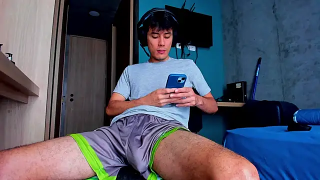 Huge latin cock online show from May 5, 6:16 pm