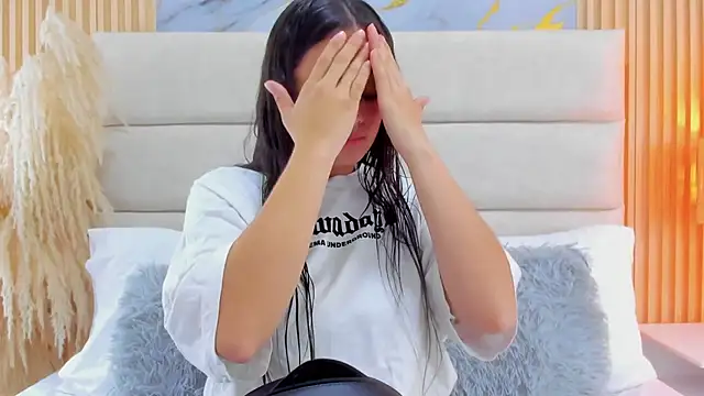 Jaslyn  Smith online show from March 25, 1:39 pm