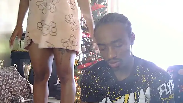 Snapshot of exotic__couple chatting on December 12, 4:43 pm exotic couple online show from December 12, 4:43 pm