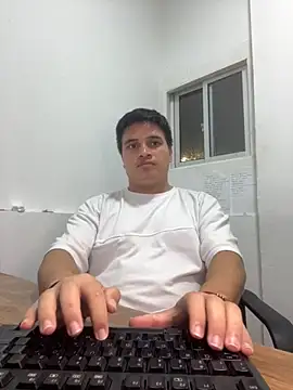 Snapshot of ahntony__69 chatting on June 28, 6:52 am ahntony 69 online show from June 28, 6:52 am