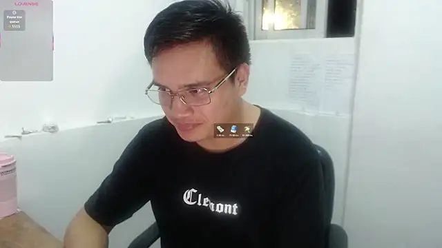 Snapshot of ahntony__69 chatting on July 1, 4:47 am ahntony 69 online show from July 1, 4:47 am