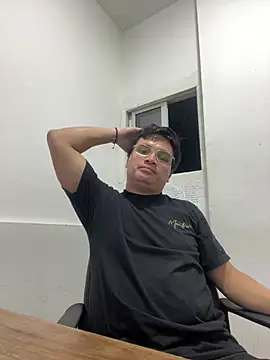 Snapshot of ahntony__69 chatting on July 17, 5:36 am ahntony 69 online show from July 17, 5:36 am
