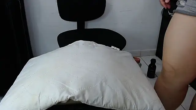 Martinafeet-qos online show from February 3, 1:51 pm