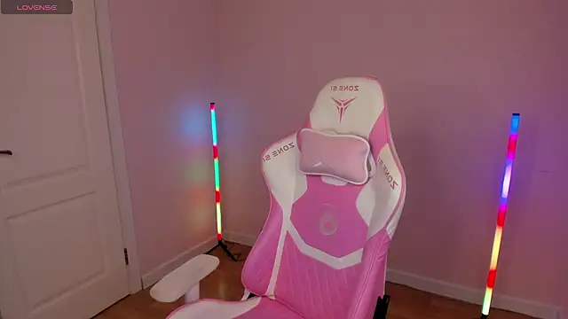 Snapshot of Stacy_River chatting on February 10, 8:20 am Stacy River online show from February 10, 8:20 am