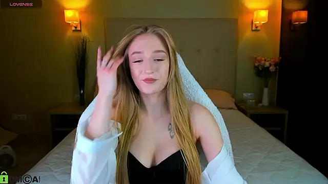 Snapshot of Stacy_River chatting on February 25, 9:19 am Stacy River online show from February 25, 9:19 am