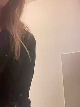 EvaRush online show from February 6, 7:35 am