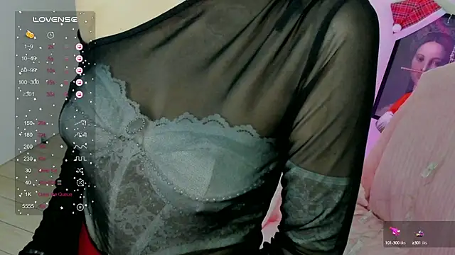 Snapshot of Fire_Bestie chatting on December 9, 1:45 pm Fire Bestie online show from December 9, 1:45 pm