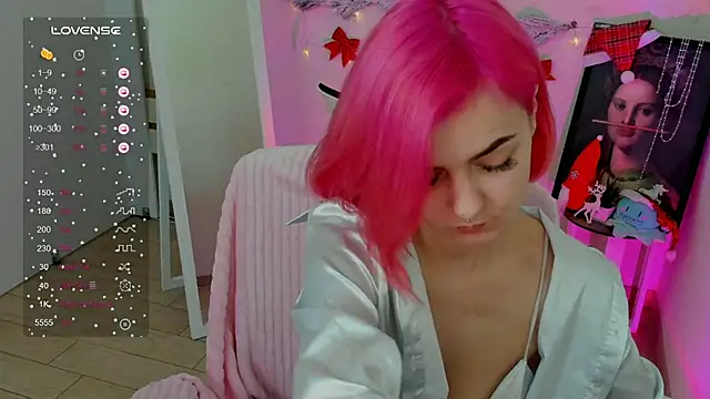 Snapshot of Fire_Bestie chatting on December 24, 2:12 pm Fire Bestie online show from December 24, 2:12 pm