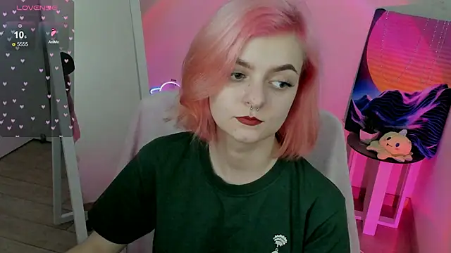 Snapshot of Fire_Bestie chatting on February 15, 1:38 pm Fire Bestie online show from February 15, 1:38 pm