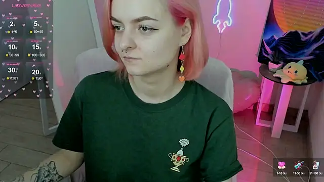 Snapshot of Fire_Bestie chatting on February 16, 7:48 am Fire Bestie online show from February 16, 7:48 am